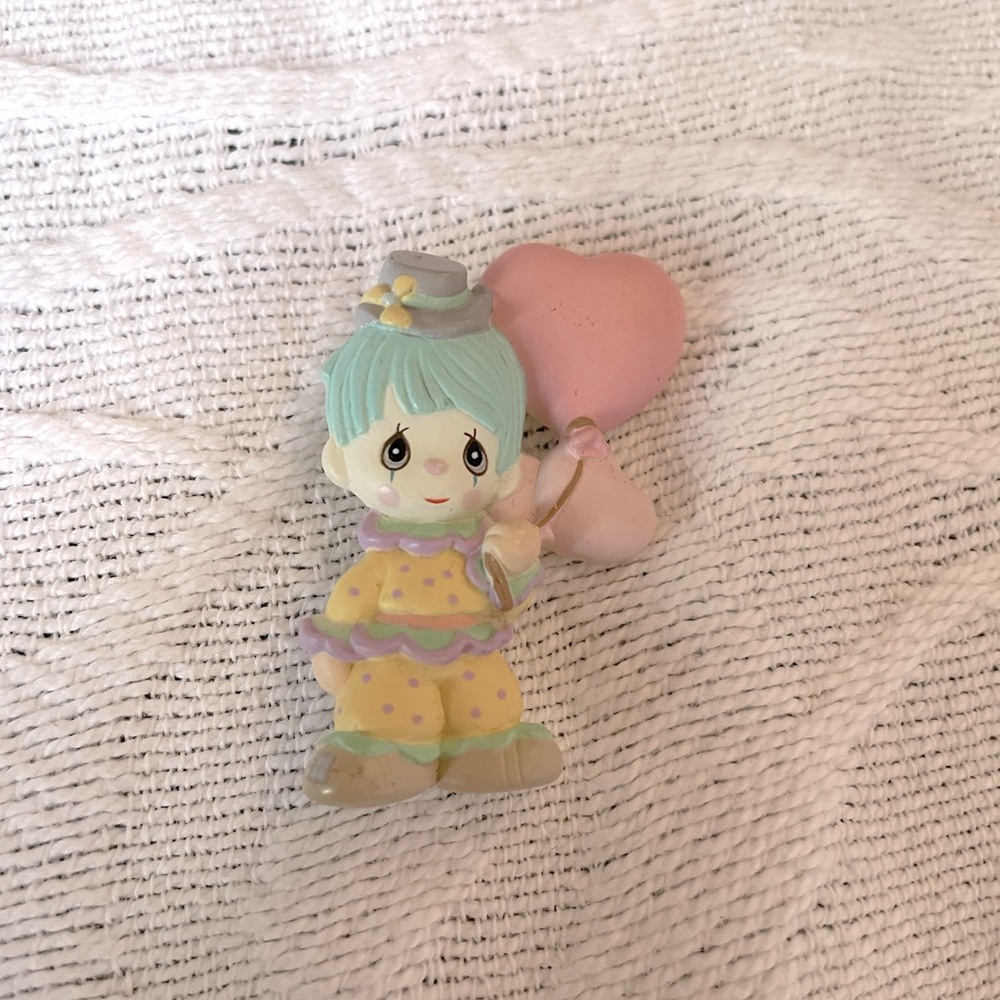 Precious Moments Sad Valentine Pin